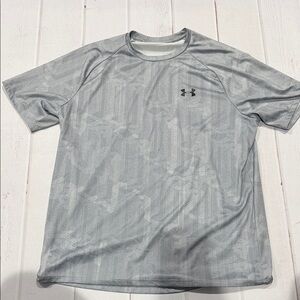 Under Armour Men's Light Gray Athletic Tee